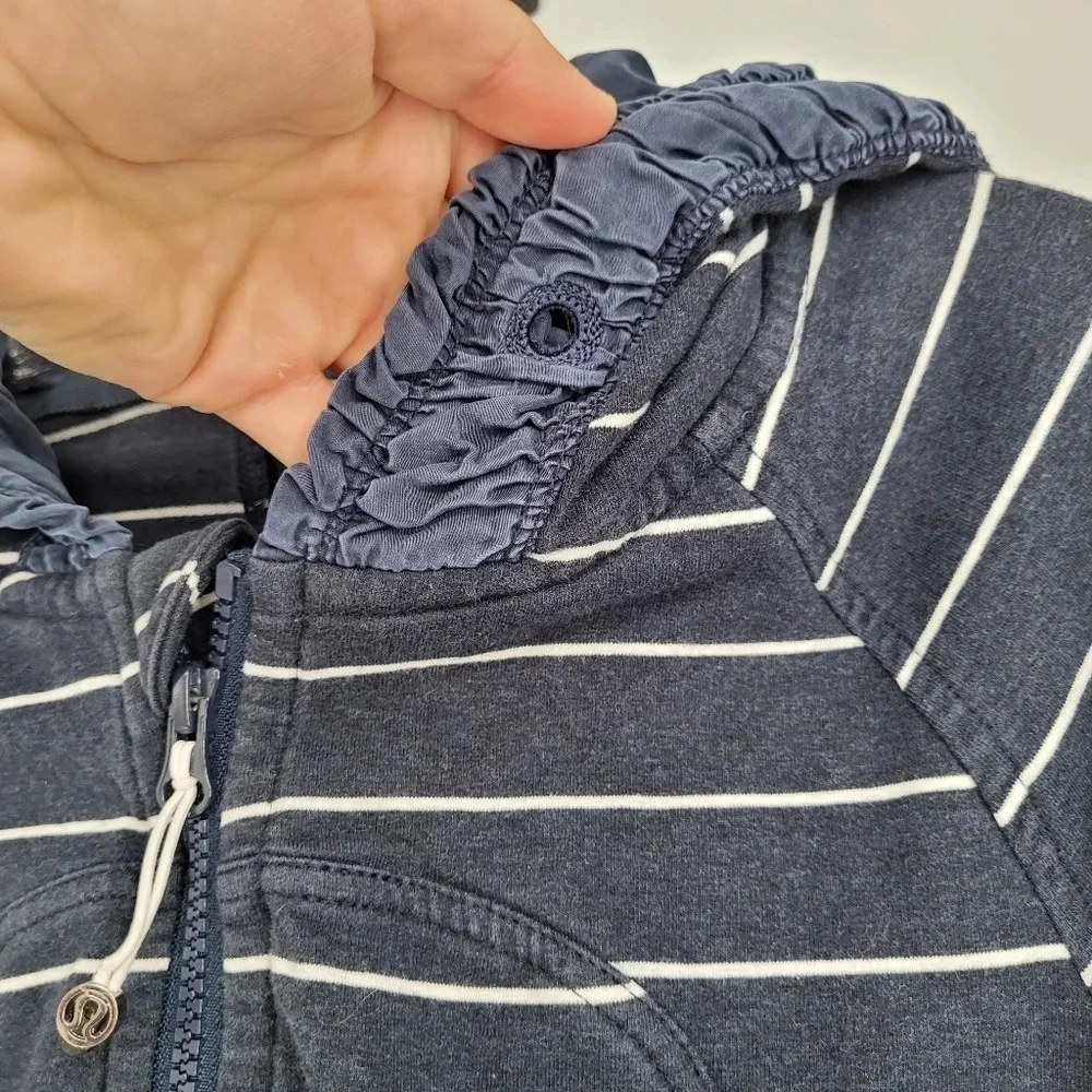 Lululemon movement jacket stripe size 4